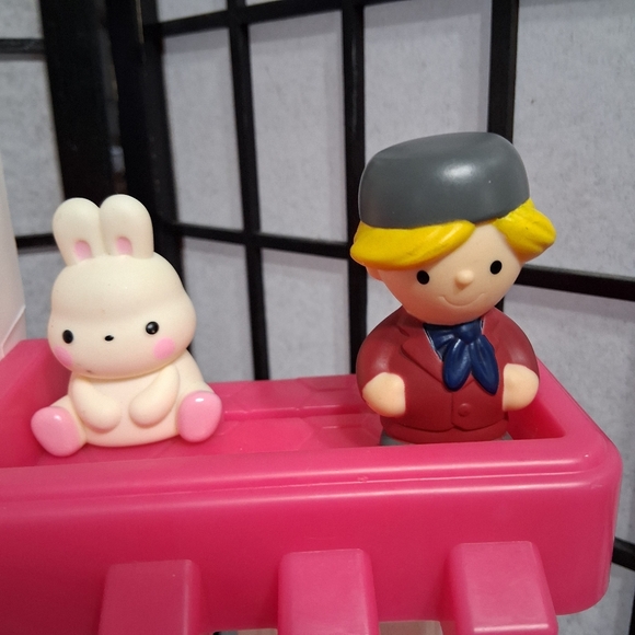 Little People Barbie Little Dreamhouse Toddler Playset with Figures - Picture 4 of 16